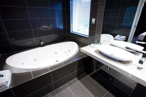 The Commodore - Accommodation in Surfers Paradise 30