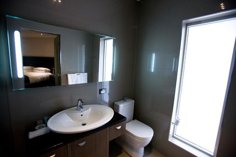 The Commodore - Accommodation in Surfers Paradise 13