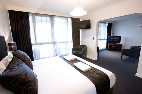 The Commodore - Accommodation in Surfers Paradise 33