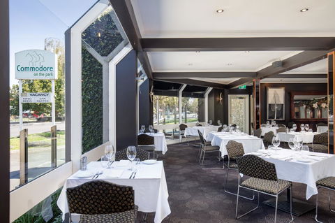 The Commodore - Accommodation in Surfers Paradise 2