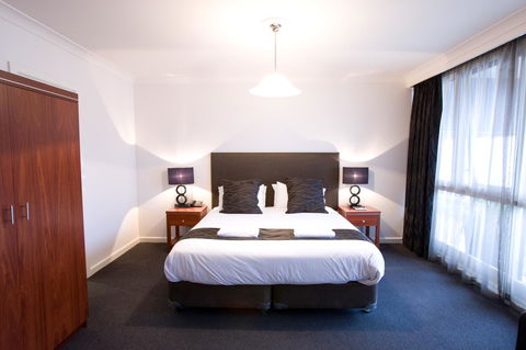 The Commodore - Accommodation in Surfers Paradise 7