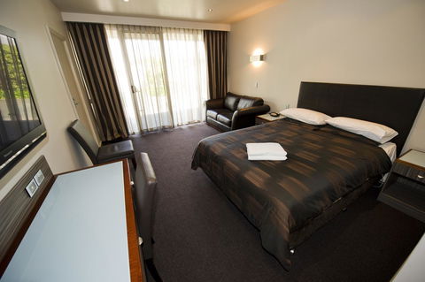 The Commodore - Accommodation in Surfers Paradise 5
