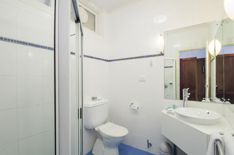The Commodore - Accommodation in Surfers Paradise 40