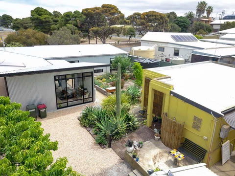 Sinclair Cottage - Accommodation in Surfers Paradise 10