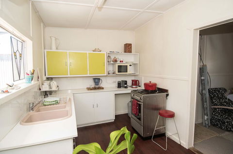 Sinclair Cottage - Accommodation in Surfers Paradise 22