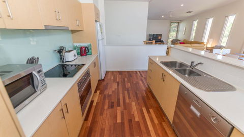 South Shores Villa 31 - South Shores Normanville - Accommodation in Surfers Paradise 4