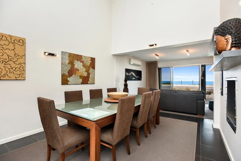 Esplanade Escape - Accommodation in Surfers Paradise 20