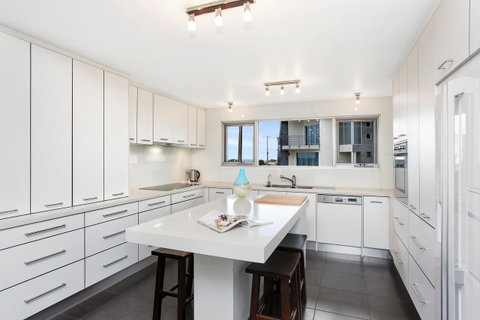 Esplanade Escape - Accommodation in Surfers Paradise 36
