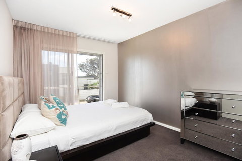 Esplanade Escape - Accommodation in Surfers Paradise 13