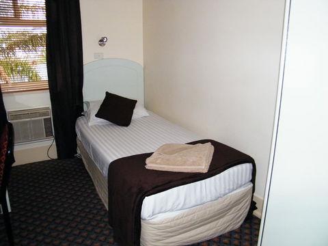 Grand Tasman Hotel - Accommodation in Surfers Paradise 22