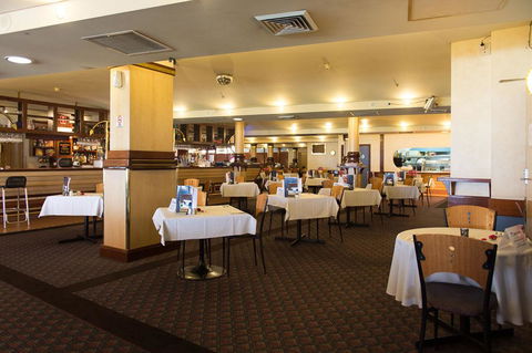 Grand Tasman Hotel - Accommodation in Surfers Paradise 1