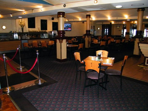 Grand Tasman Hotel - Accommodation in Surfers Paradise 2