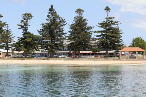 Grand Tasman Hotel - Accommodation in Surfers Paradise 34