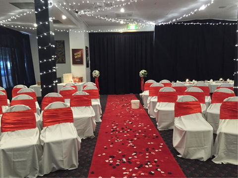 Grand Tasman Hotel - Accommodation in Surfers Paradise 11