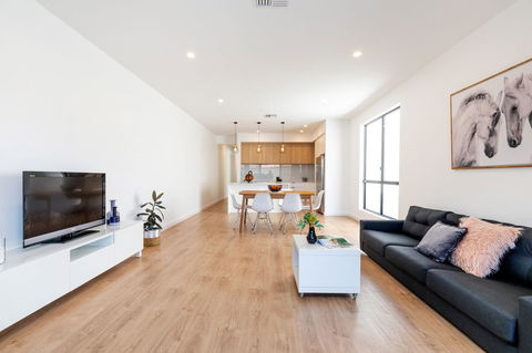 Brand New Affordable Luxury 3 Bedroom 3 Bathrooms House Close To Adelaide City, Chinatown, Beach, Adelaide Airport - Accommodation in Surfers Paradise 5
