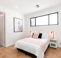 Brand new affordable luxury 3 bedroom 3 bathrooms house close to Adelaide city Chinatown beach Adelaide Airport - Accommodation in Surfers Paradise