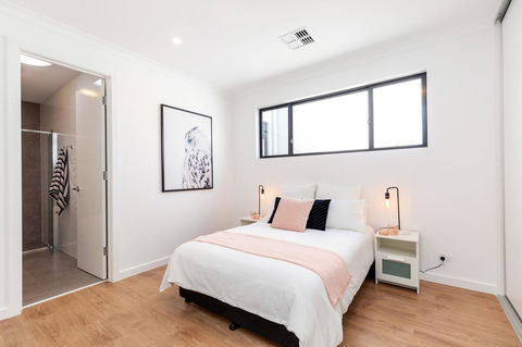 Brand New Affordable Luxury 3 Bedroom 3 Bathrooms House Close To Adelaide City, Chinatown, Beach, Adelaide Airport - Accommodation in Surfers Paradise 0