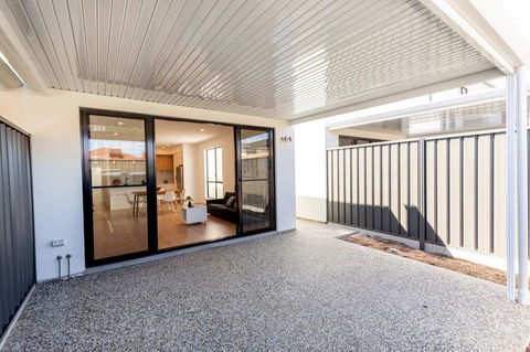 Brand New Affordable Luxury 3 Bedroom 3 Bathrooms House Close To Adelaide City, Chinatown, Beach, Adelaide Airport - Accommodation in Surfers Paradise 3