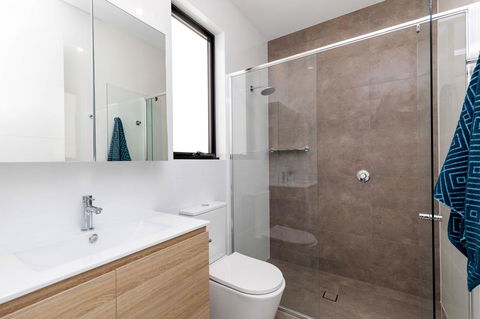 Brand New Affordable Luxury 3 Bedroom 3 Bathrooms House Close To Adelaide City, Chinatown, Beach, Adelaide Airport - Accommodation in Surfers Paradise 10