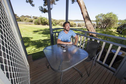 Lakeside Tourist Park - Accommodation in Surfers Paradise 0