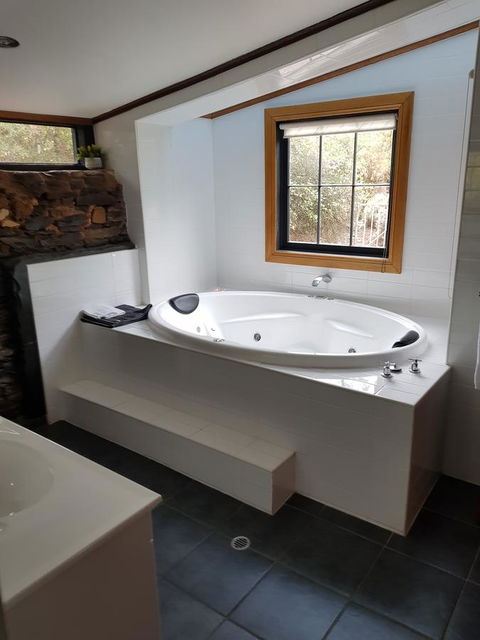 William Hunt's Retreat - Cypress Studio - Accommodation in Surfers Paradise 3