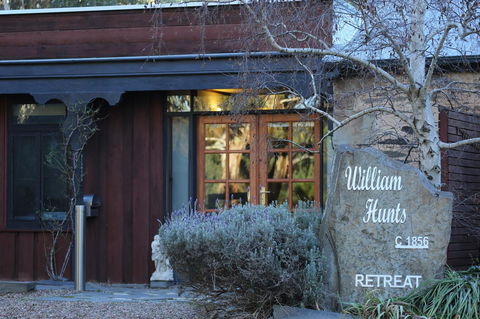 William Hunt's Retreat - Cypress Studio - Accommodation in Surfers Paradise 8