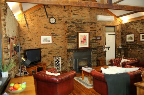 William Hunt's Retreat - Cypress Studio - Accommodation in Surfers Paradise 14
