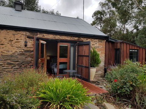 William Hunt's Retreat - Cypress Studio - Accommodation in Surfers Paradise 11