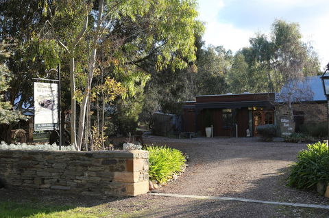 William Hunt's Retreat - Cypress Studio - Accommodation in Surfers Paradise 15