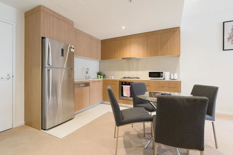 Ther-Rich 2Brm CBD Apartment - Accommodation in Surfers Paradise 23