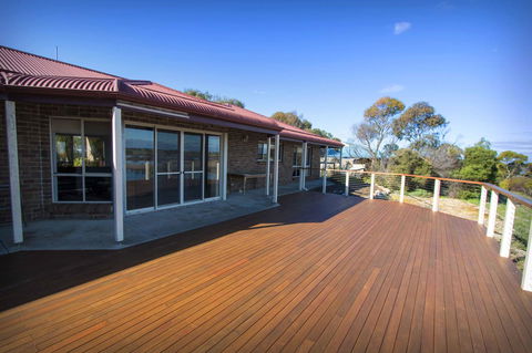 Limestone Ridge - Accommodation in Surfers Paradise 0