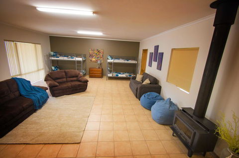 Limestone Ridge - Accommodation in Surfers Paradise 12