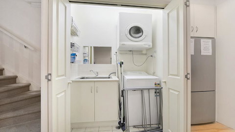 GOUGER 265 - Accommodation in Surfers Paradise 18