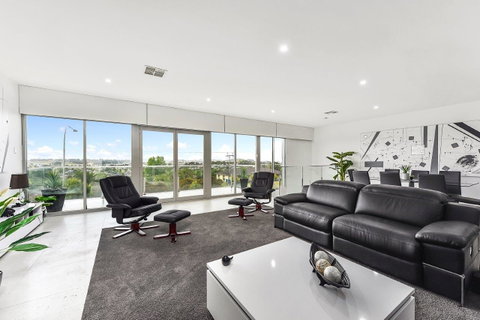 KENNEDY EXECUTIVE TOWNHOUSE - Accommodation in Surfers Paradise 13