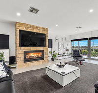 KENNEDY EXECUTIVE TOWNHOUSE - Accommodation in Surfers Paradise