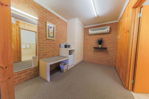 Country Roads Motor Inn Naracoorte - Accommodation in Surfers Paradise 5