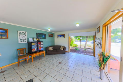 Country Roads Motor Inn Naracoorte - Accommodation in Surfers Paradise 37