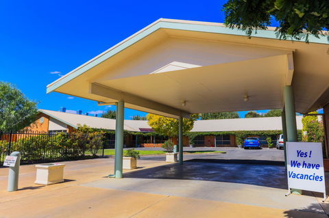 Country Roads Motor Inn Naracoorte - Accommodation in Surfers Paradise 1