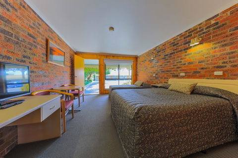 Country Roads Motor Inn Naracoorte - Accommodation in Surfers Paradise 10