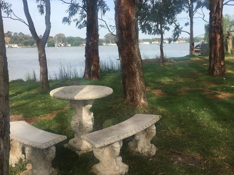Murray Bridge Riverview Cabin - Accommodation in Surfers Paradise 4