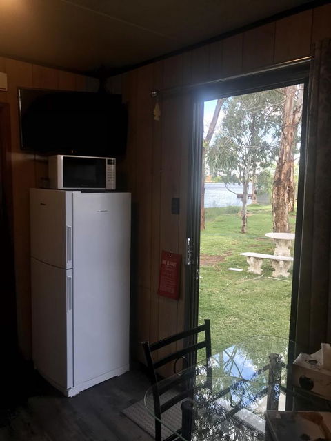 Murray Bridge Riverview Cabin - Accommodation in Surfers Paradise 3