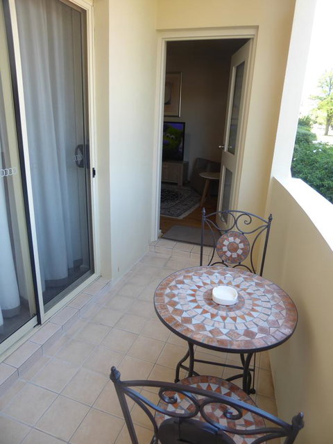 ADELAIDE CENTRAL APARTMENT - 3BR, 2BATH & CARPARK - Accommodation in Surfers Paradise 20