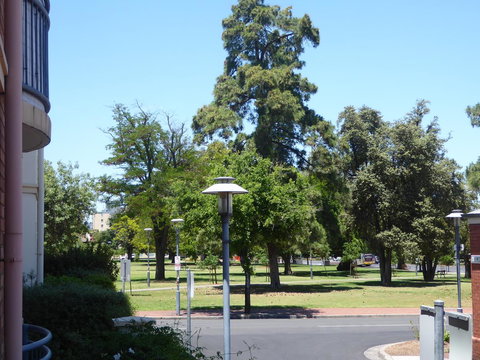 ADELAIDE CENTRAL APARTMENT - 3BR, 2BATH & CARPARK - Accommodation in Surfers Paradise 26