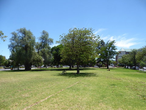 ADELAIDE CENTRAL APARTMENT - 3BR, 2BATH & CARPARK - Accommodation in Surfers Paradise 31