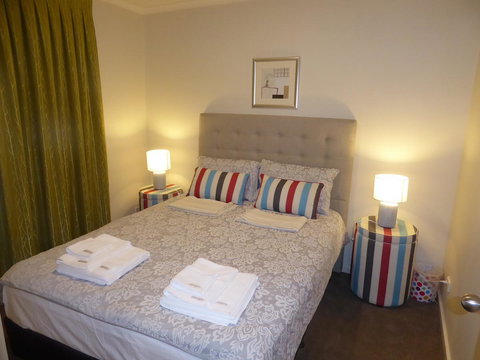 ADELAIDE CENTRAL APARTMENT - 3BR, 2BATH & CARPARK - Accommodation in Surfers Paradise 15