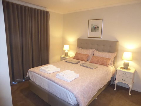 ADELAIDE CENTRAL APARTMENT - 3BR, 2BATH & CARPARK - Accommodation in Surfers Paradise 11