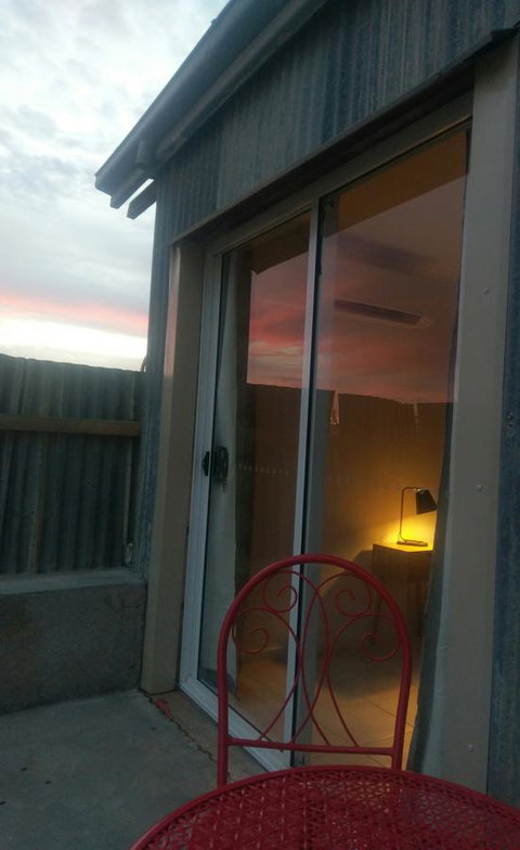 Desert Gum Retreat Gough St - Accommodation in Surfers Paradise 21