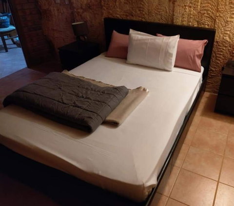 Desert Gum Retreat Gough St - Accommodation in Surfers Paradise 6