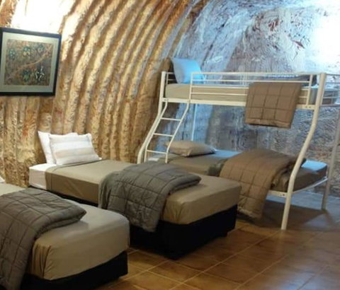 Desert Gum Retreat Gough St - Accommodation in Surfers Paradise 5