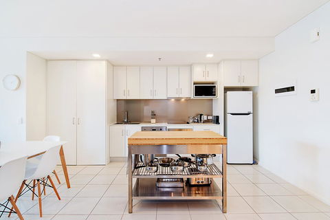 Stylish And Comfortable, Views Over Gouger St! - Accommodation in Surfers Paradise 8